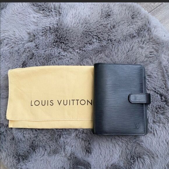 Louis Vuitton Handbags - Gently used LV Black Epi MM planner